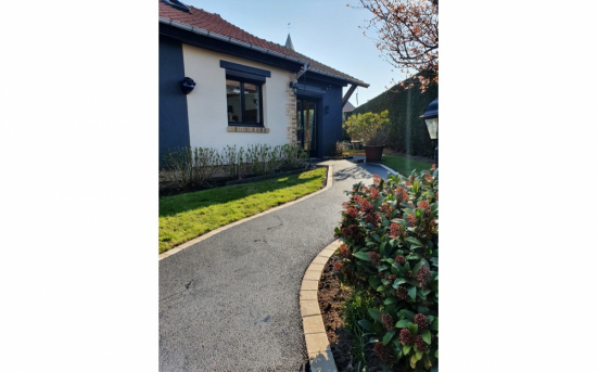 all&eacute;e en enrob&eacute; arbor&eacute;e