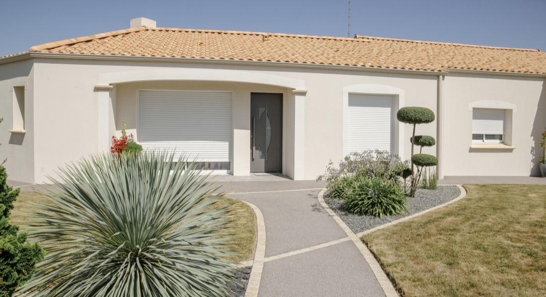 Fa&ccedil;ade entr&eacute;e moderne