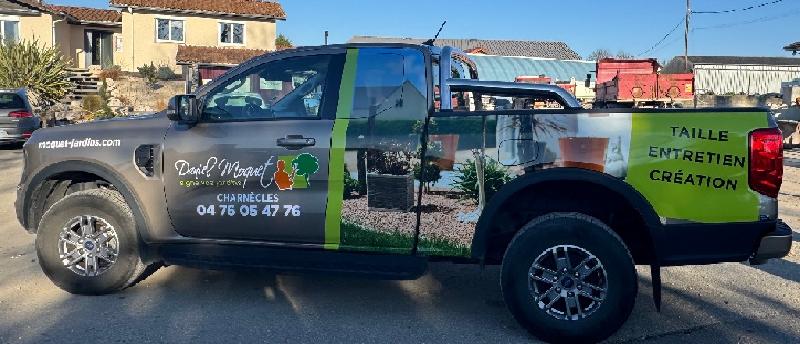 Un nouveau véhicule aux couleurs de Daniel Moquet signe vos jardins !